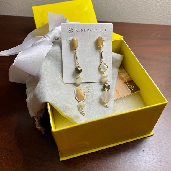 Kendra Scott Cosette Asymmetrical Earrings Ivory - Picture 2 of 7